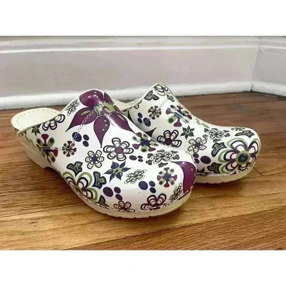 Sanita Clogs Sz 39 Open Back Mules Purple Floral Print Danish Funky Comfort Cute - Picture 1 of 12